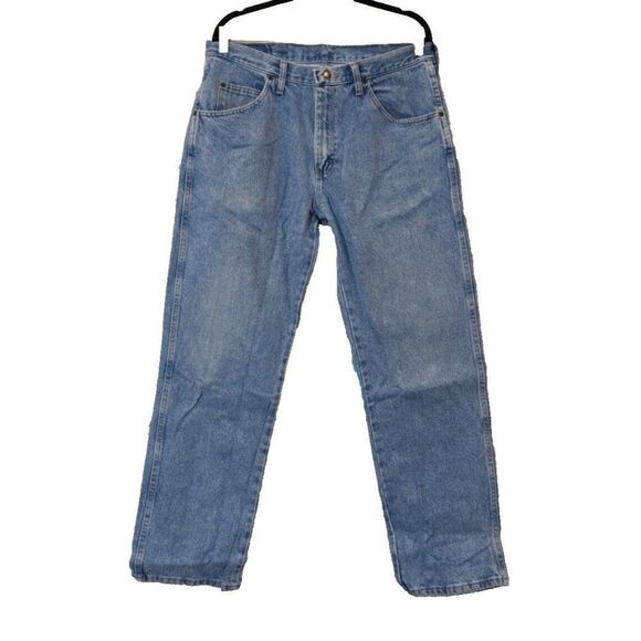 Wrangler Mens Size 34x30 Blue Medium Wash Denim Mid Rise Straight Jeans - Picture 1 of 8